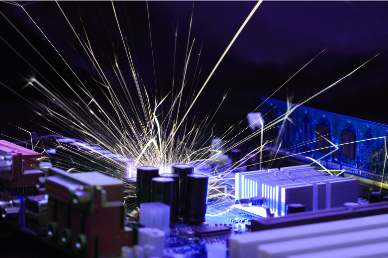 over <i class="fs-70 digitaljump">50</i><i class="fs-80">%</i> of IoT projects <i>FAIL</i>